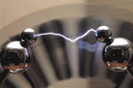 Elektrostatika a antistatická ochrana v priemysle - Strojárstvo /  Strojírenství