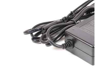 Napájací zdroj PNI TKCH9 230V-42V 1,5A pre elektrické skútre