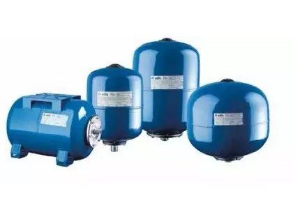 Vykurovacia technika Tlaková expanzná nádoba - vodárenské systémy  - 60l; 10bar; 1"; vertikálna s podstavcom
