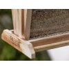 Závesné kŕmidlo pre vtáky KERBL 87040 SCHNEEBERG, drevo 31x24,5x19 cm – pohľad 3